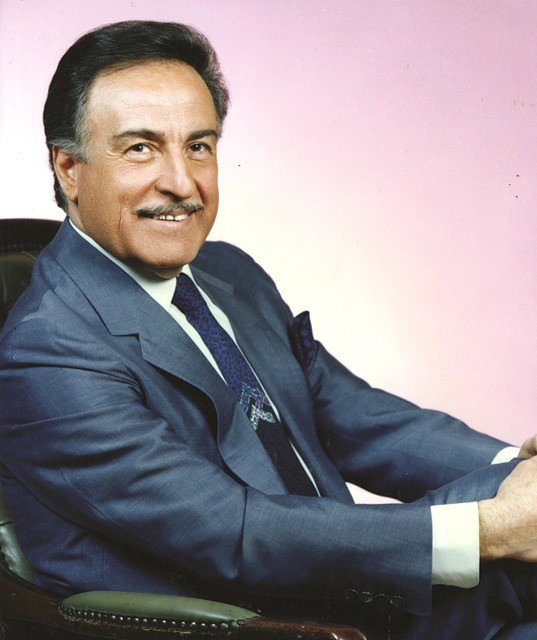 Yaşar Özel