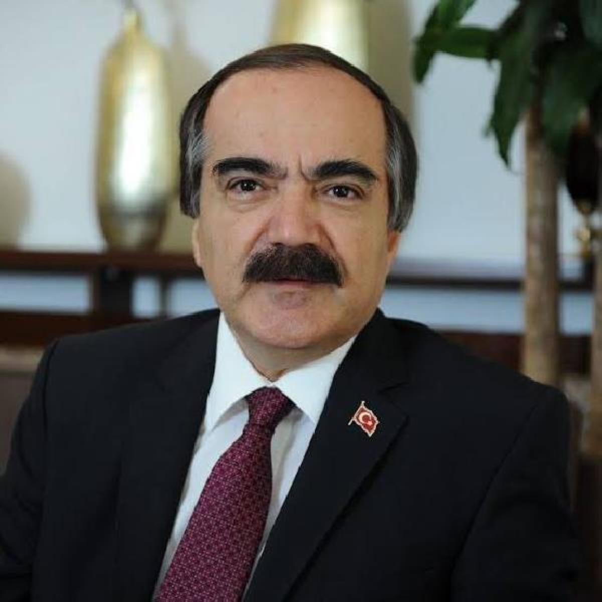 Hüseyin Avni Coş